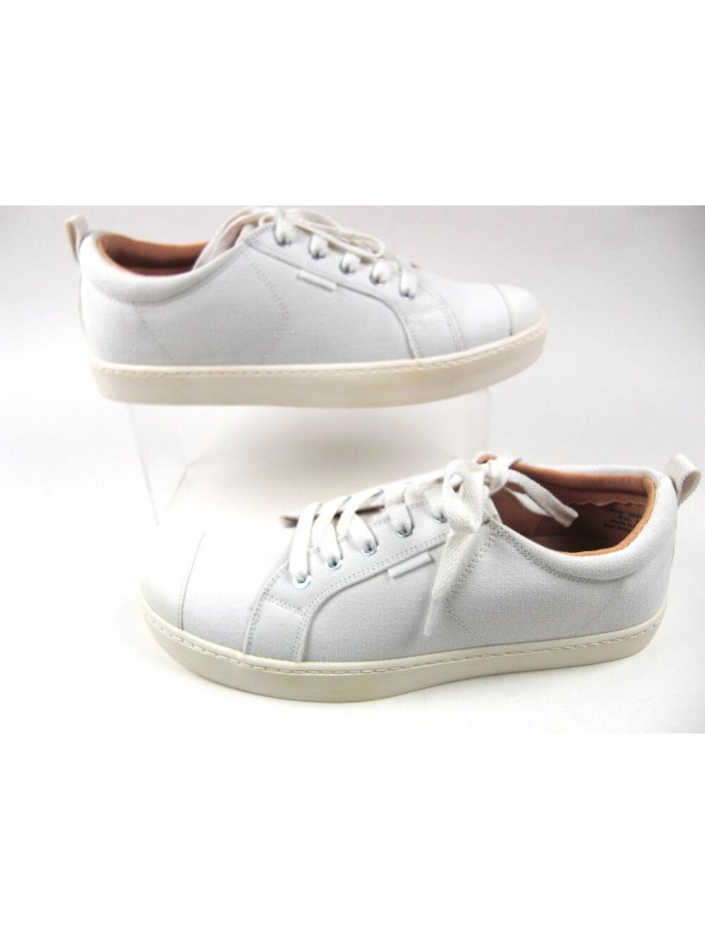 Journee Collection Women's Comfort Foam Meesh low- top Sneakers size 9.5 White